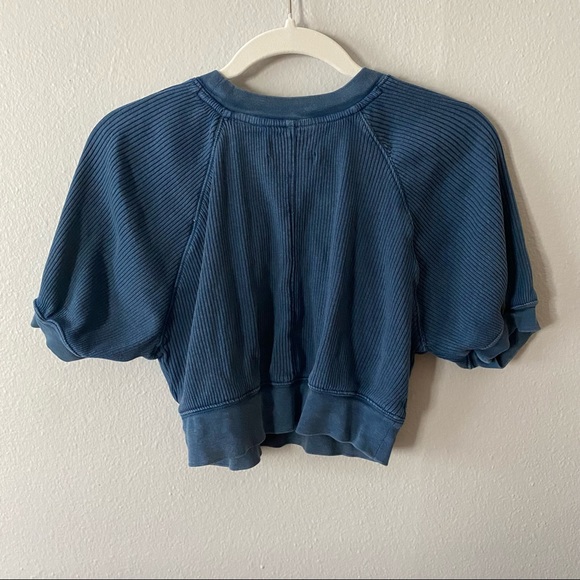 Urban Outfitters - Picture 4 of 5